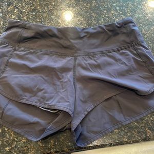Lululemon shorts size 2 with liner
